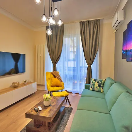 The Heart Of Just Steps Away From Vitoshka Apartament *